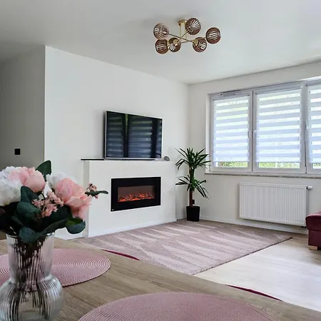 Comfortable Flat With Garden, Self Check-in, Parking Free Lägenhet *