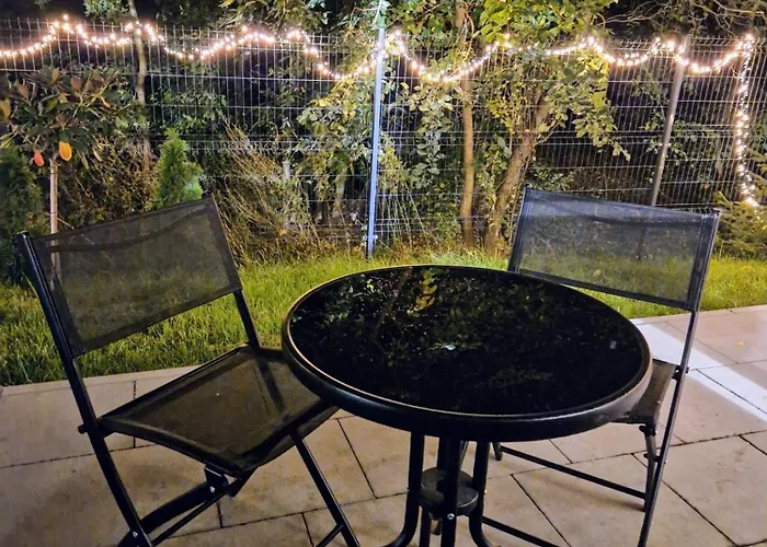 Comfortable Flat With Garden アパート