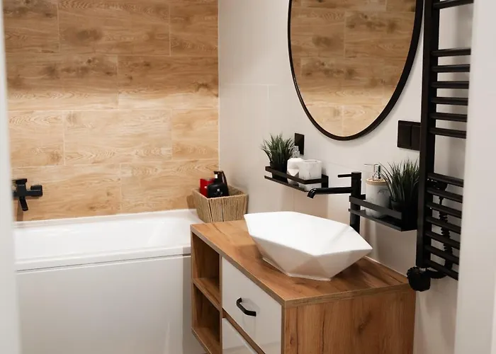 Comfortable Flat With Garden ポズナン