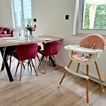Comfortable Flat With Garden, Self Check-in, Parking Free Апартаменты *