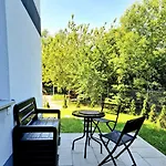 Comfortable Flat With Garden, Self Check-in, Parking Free Апартаменты *