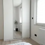 Апартаменты Comfortable Flat With Garden, Self Check-in, Parking Free Познань