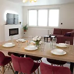 Comfortable Flat With Garden, Self Check-in, Parking Free Апартаменты