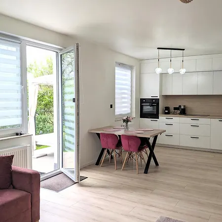 Comfortable Flat With Garden Познань