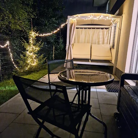 Апартаменты Comfortable Flat With Garden Познань