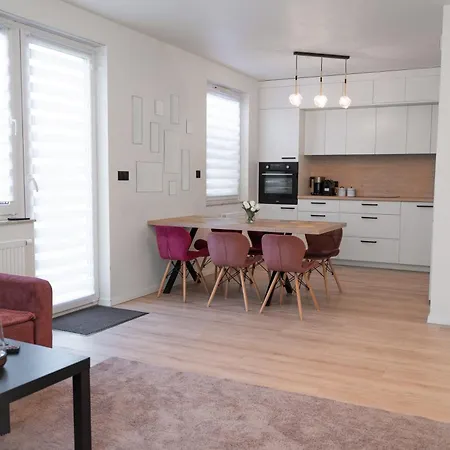 Апартаменты Comfortable Flat With Garden