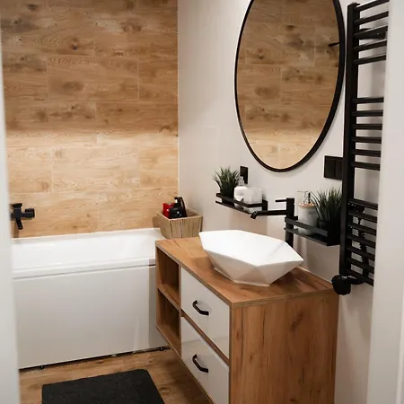 Comfortable Flat With Garden, Self Check-in, Parking Free Poznań
