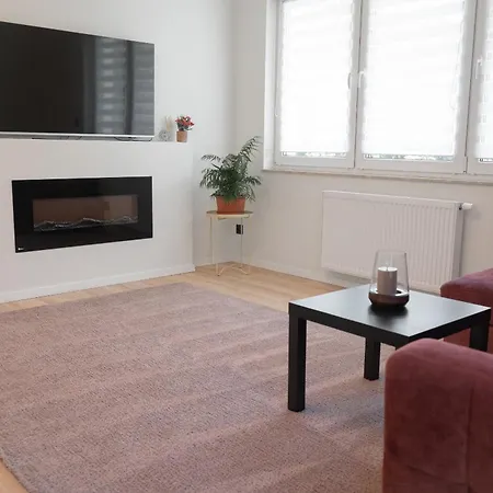 Comfortable Flat With Garden, Self Check-in, Parking Free * Познань