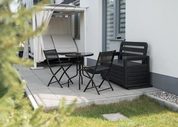 Daire Comfortable Flat With Garden Poznan